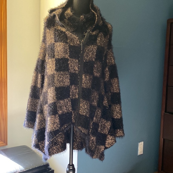 Simply Couture , SOFT,oversized poncho sweater size XL - Picture 10 of 11